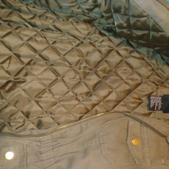 Girls Coats 🧥 - Picture 7 of 8